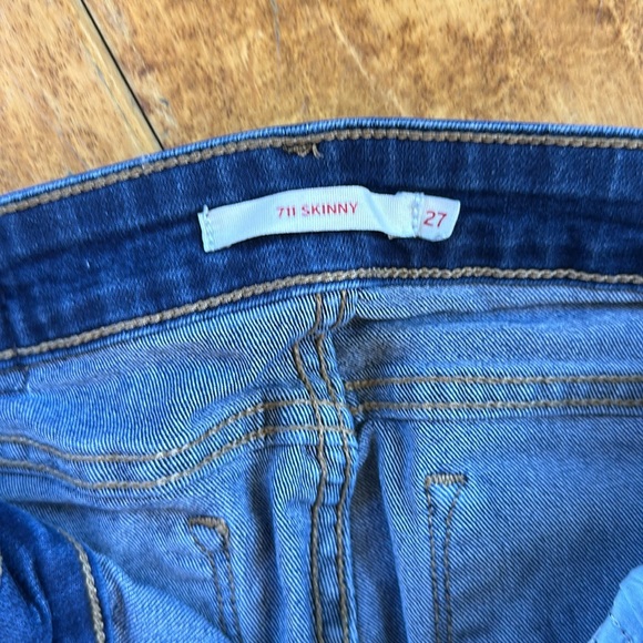 Levis’s 711 Skinny Jeans - Picture 2 of 2